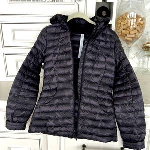 Lululemon lightweight down black camo jacket Size 2